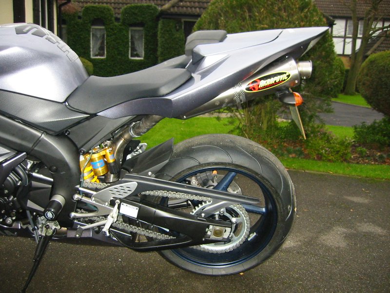 r1-2005-rear